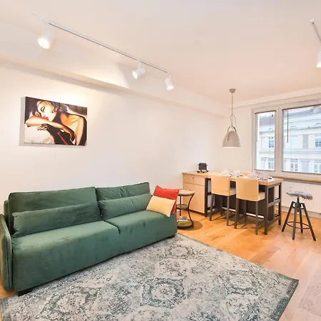 Swietojanska Apartment