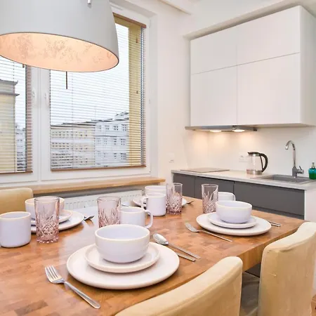 Swietojanska Apartment